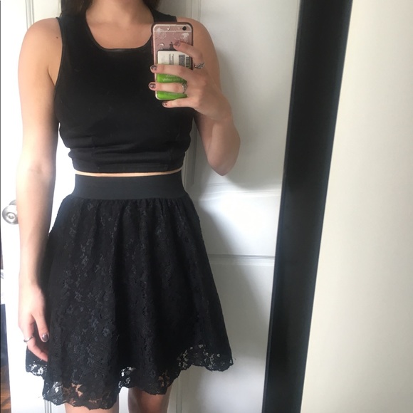 Forever 21 Love 21 Black Lace Pencil/Mini Skirt Size XS Forever 21 Love 21 Black Lace Pencil/Mini Skirt Size XS
